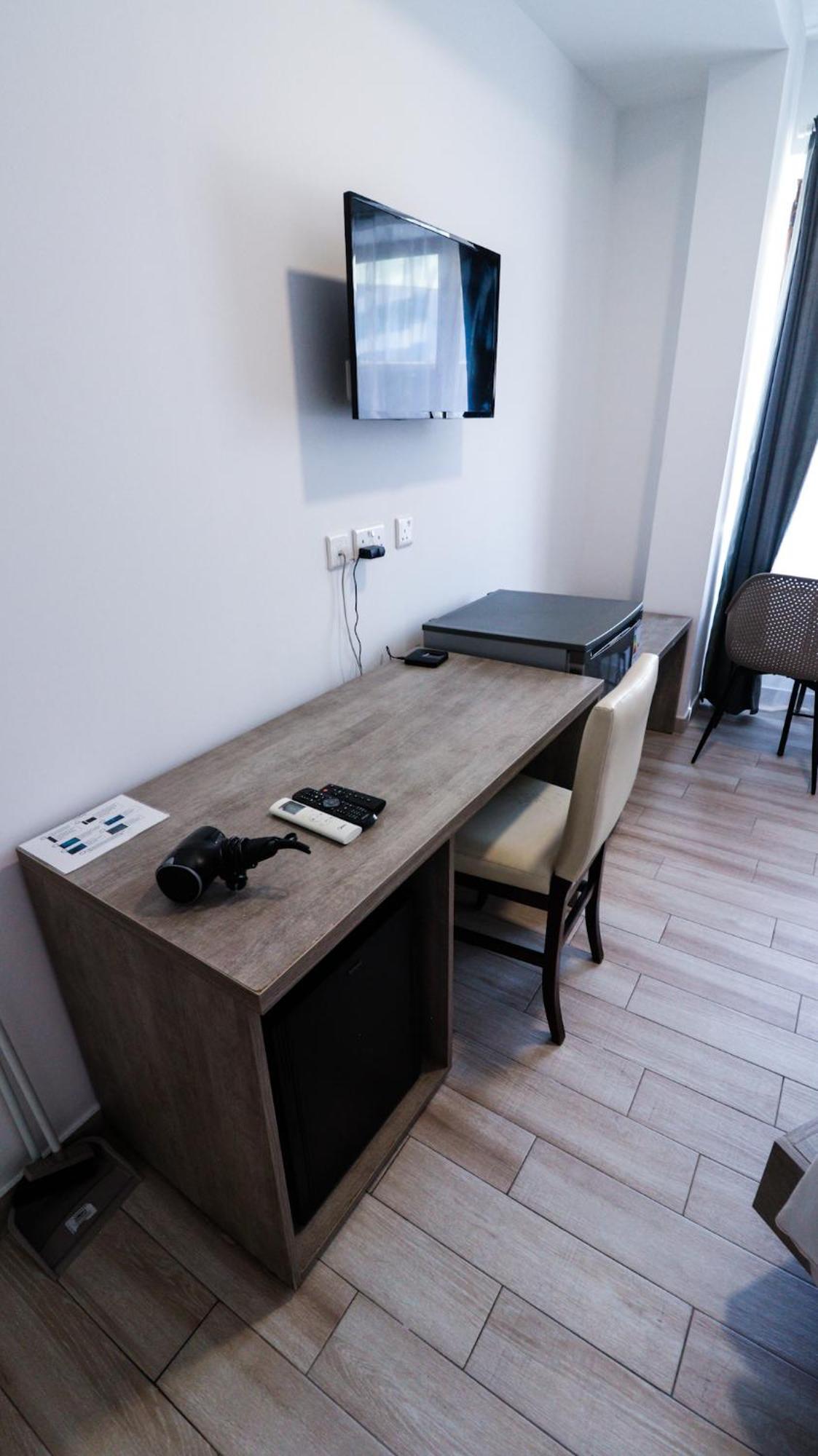 Napoli Suites Studios Aparthotel Saint Julian's Exterior foto