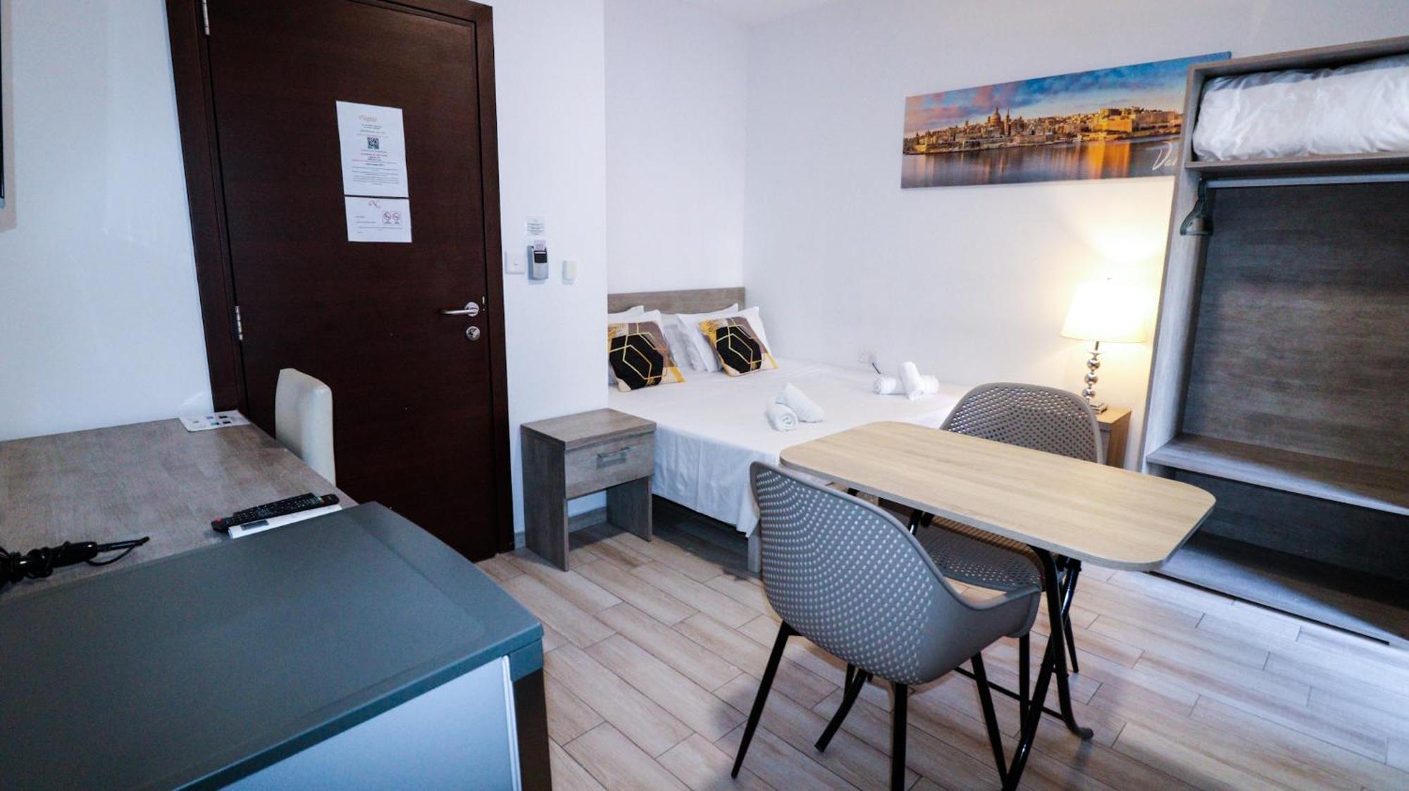 Napoli Suites Studios Aparthotel Saint Julian's Exterior foto