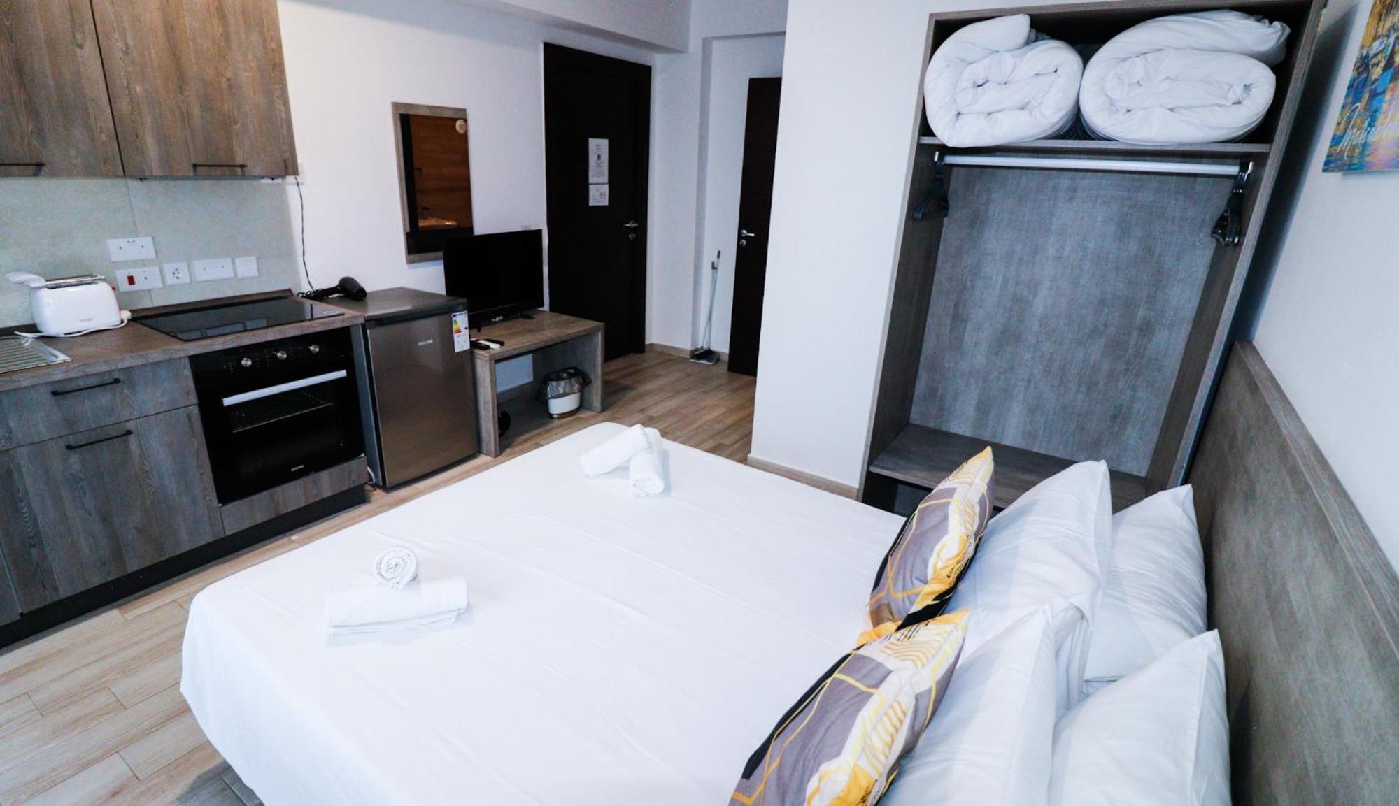 Napoli Suites Studios Aparthotel Saint Julian's Exterior foto