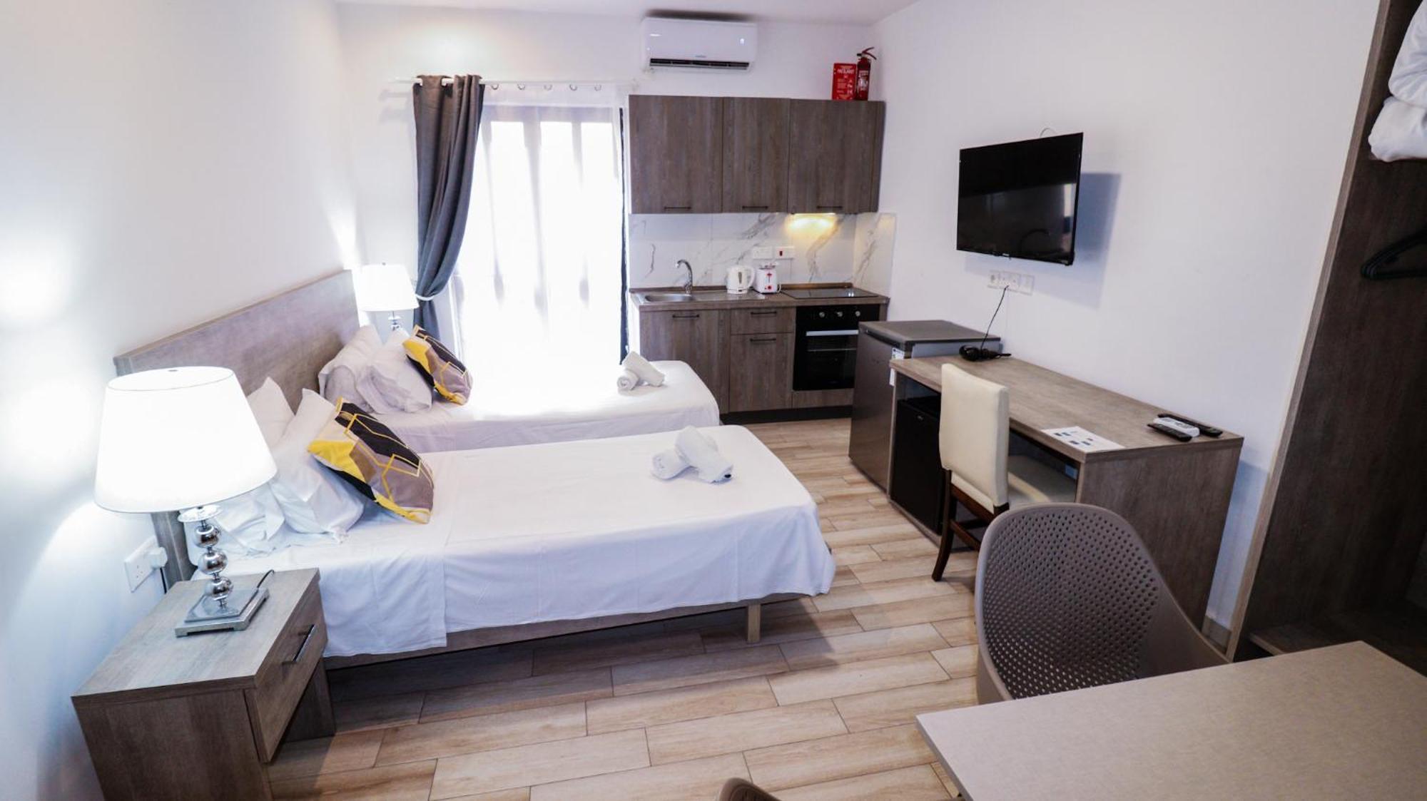 Napoli Suites Studios Aparthotel Saint Julian's Exterior foto