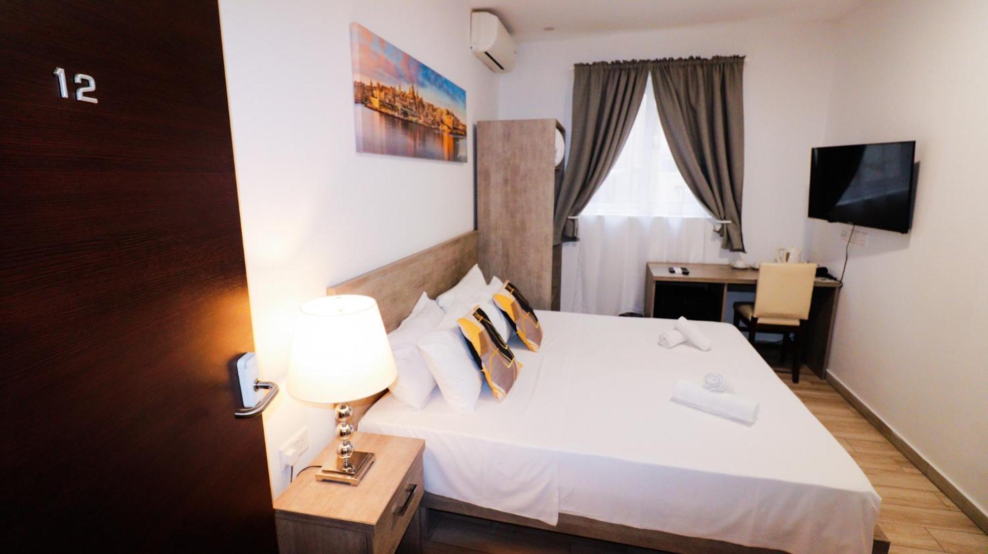 Napoli Suites Studios Aparthotel Saint Julian's Exterior foto